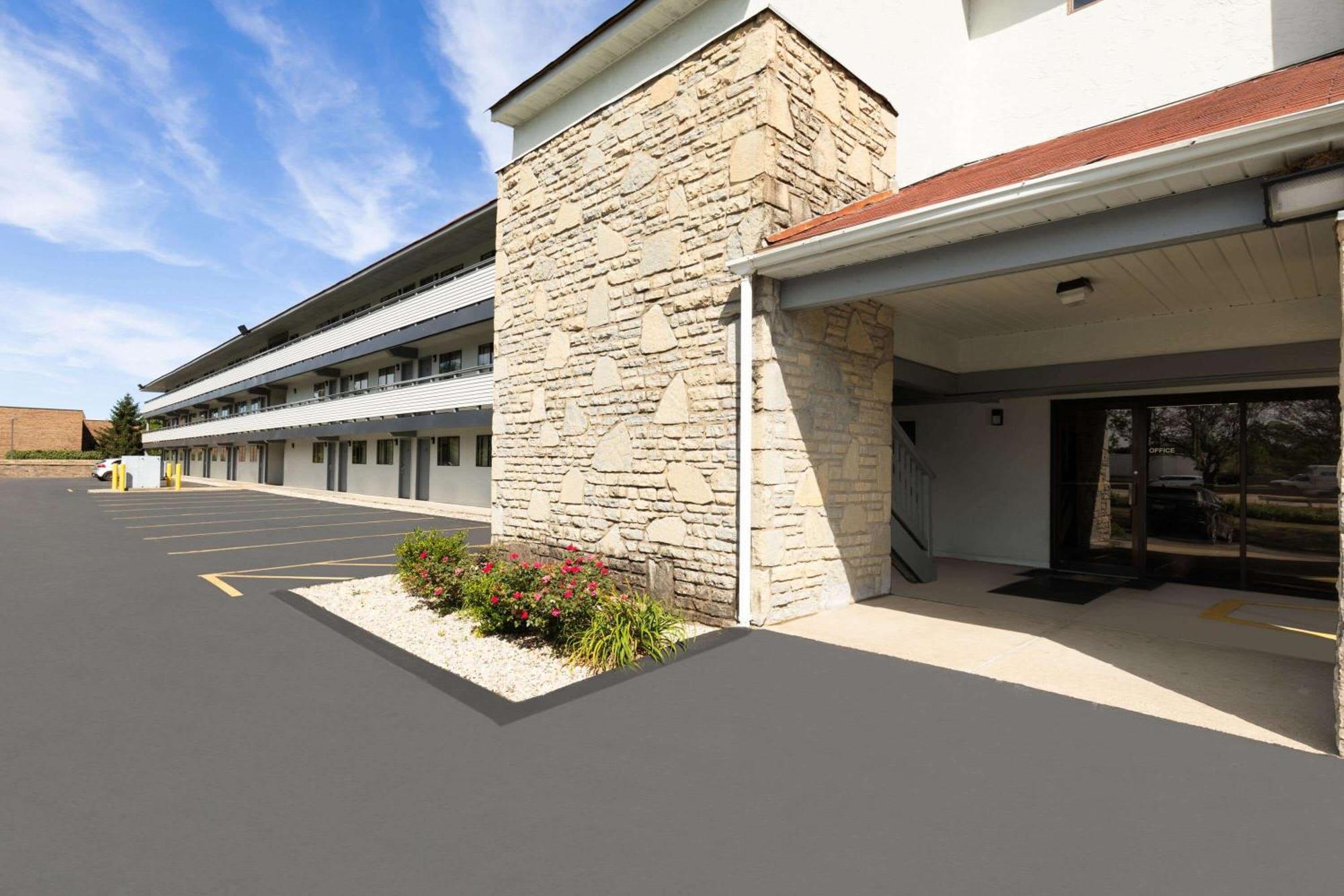Super 8 By Wyndham Fort Mitchell Cincinnati Area Exterior foto